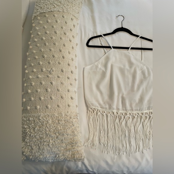 TOBI Sheer Crop Top with Tassels - Picture 7 of 7